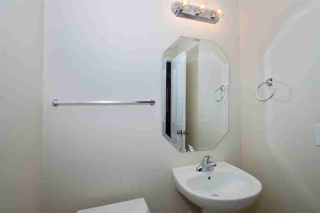 710 Overlook Rd - Photo 2 of 8
