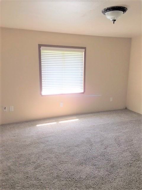 1565 North Nye Street - Photo 3 of 13