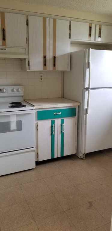 5420 Reef Dr - Photo 3 of 5