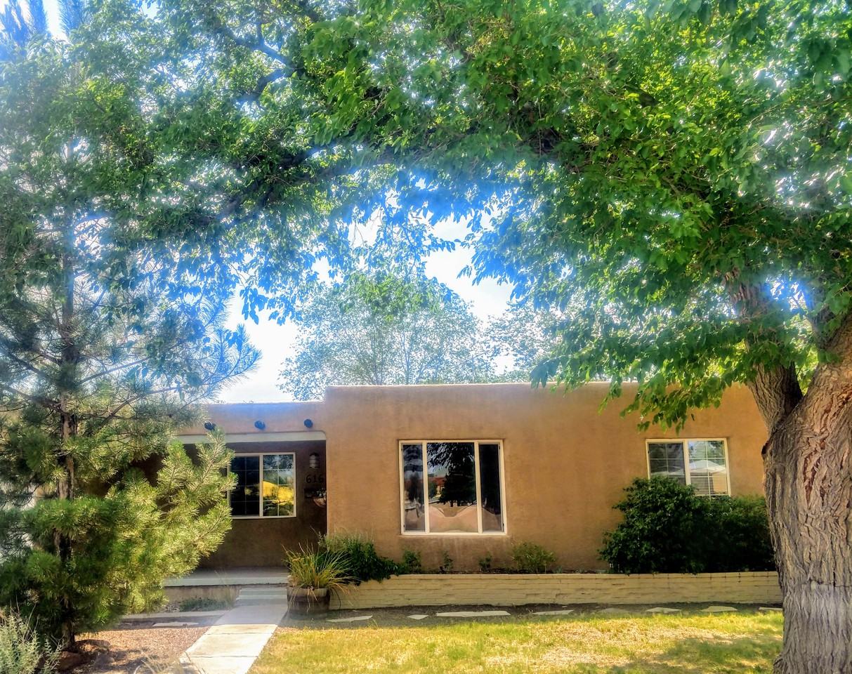 616 Amherst Dr Se - Photo 2 of 26