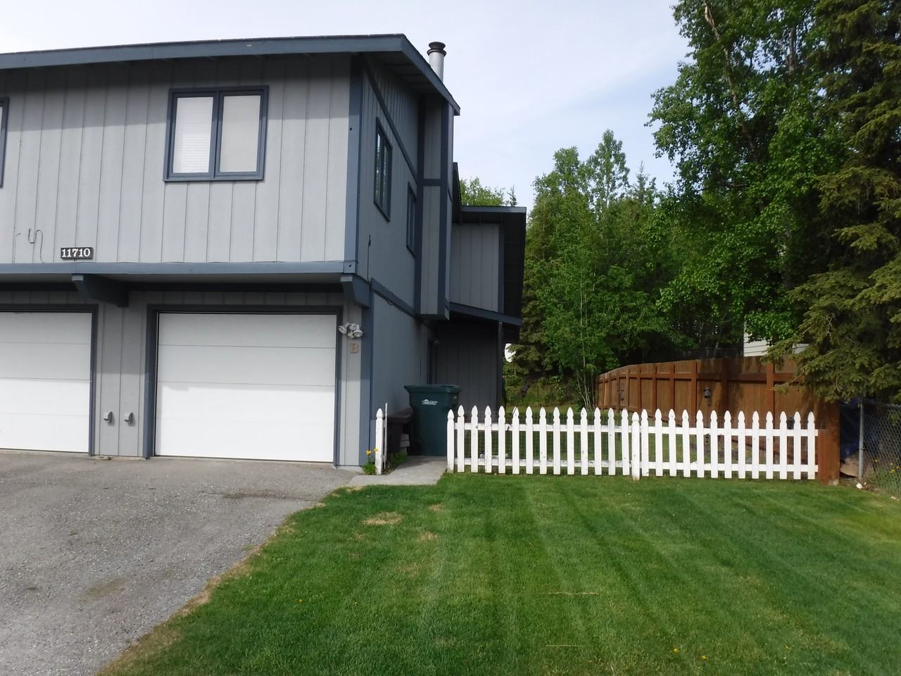 11710 Nix Ct - Photo 2 of 9
