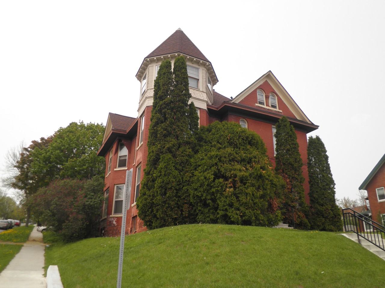 1801 E 4Th St - Photo 3 of 3