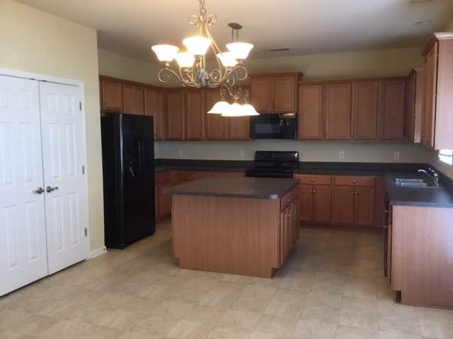 4536 Fairport Ct - Photo 3 of 13