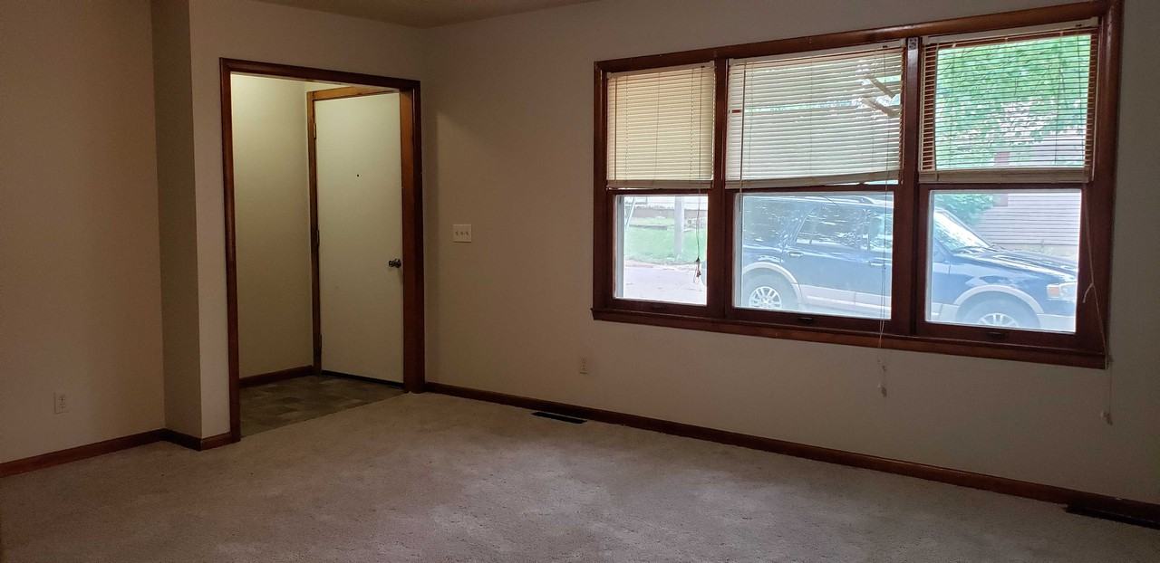 105 N Hughes St - Photo 3 of 7