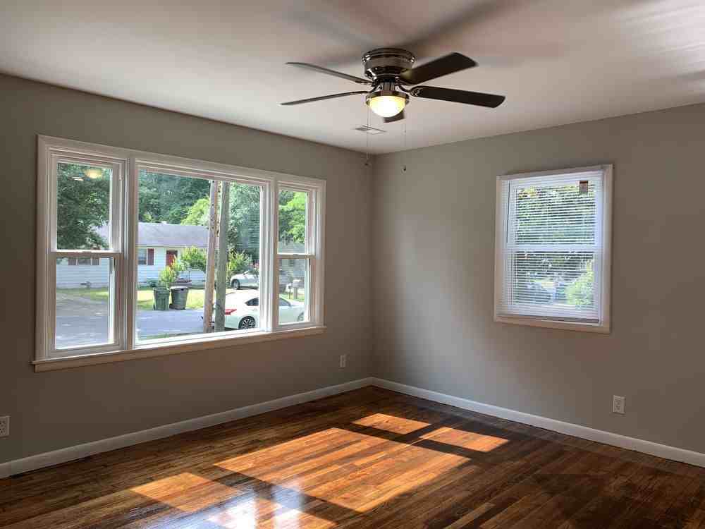 924 Kingsway Rd - Photo 3 of 26
