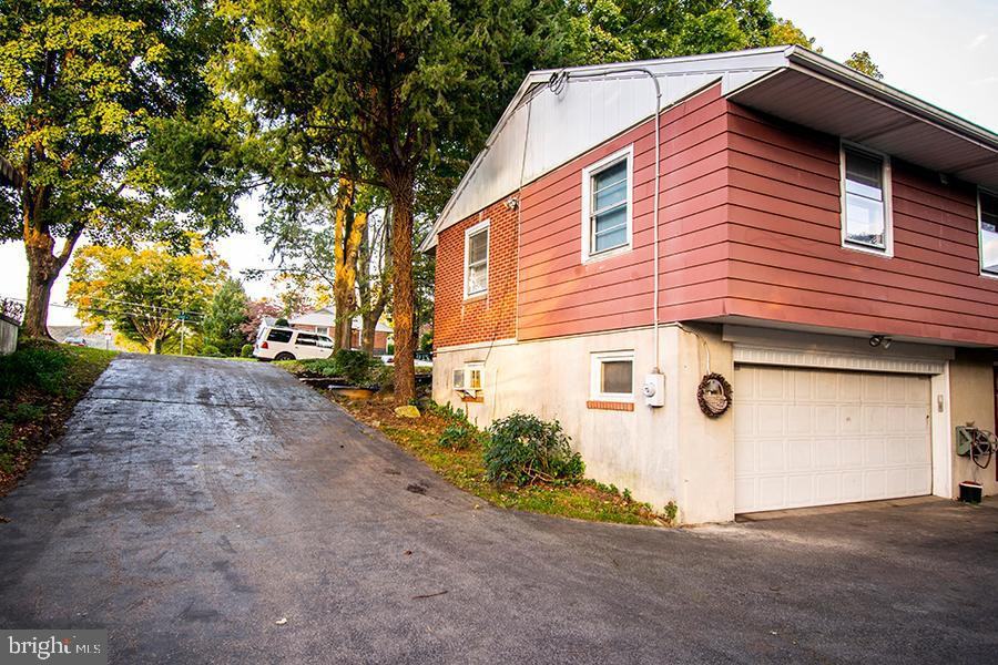 3902 Grant St - Photo 2 of 14