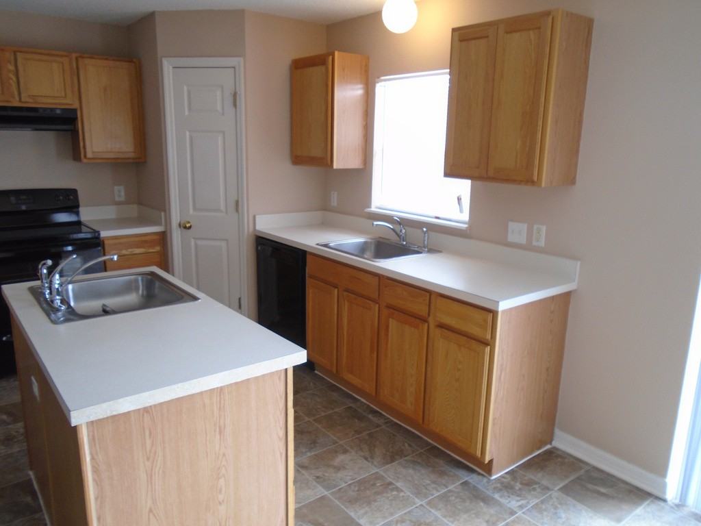 636 Sunway Ln - Photo 3 of 16