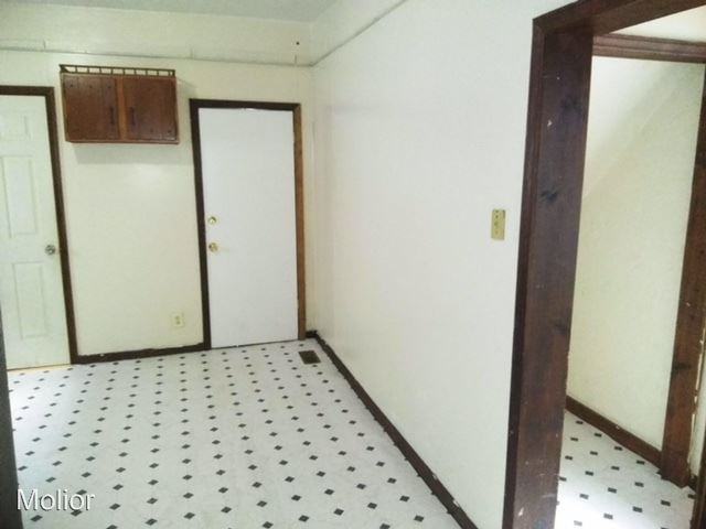 127 Gilbert St - Photo 3 of 5