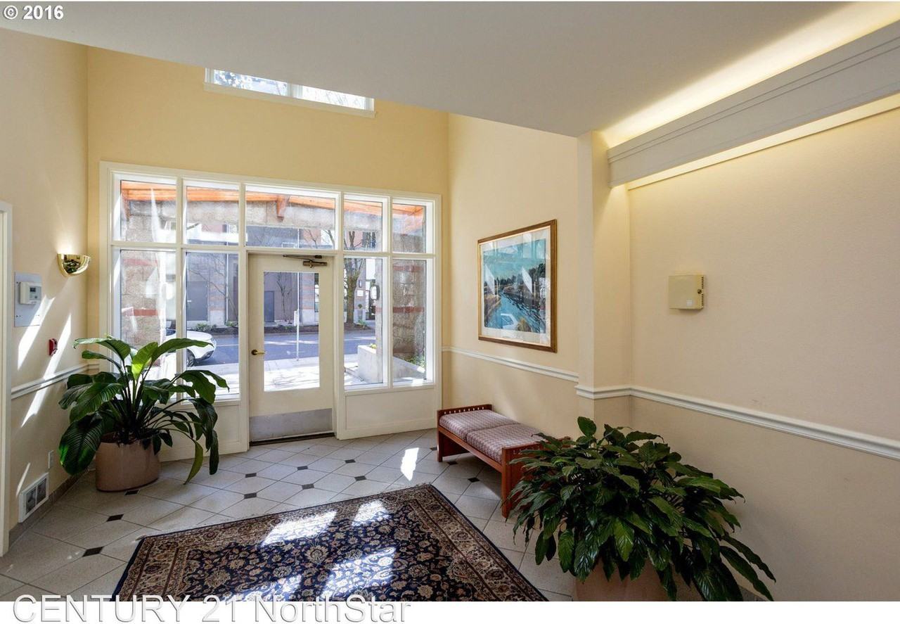 0205 SW Montgomery St #B205 - Photo 3 of 24