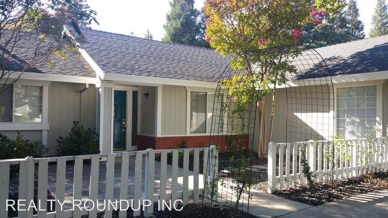 102 Loughridge Way - Photo 2 of 12