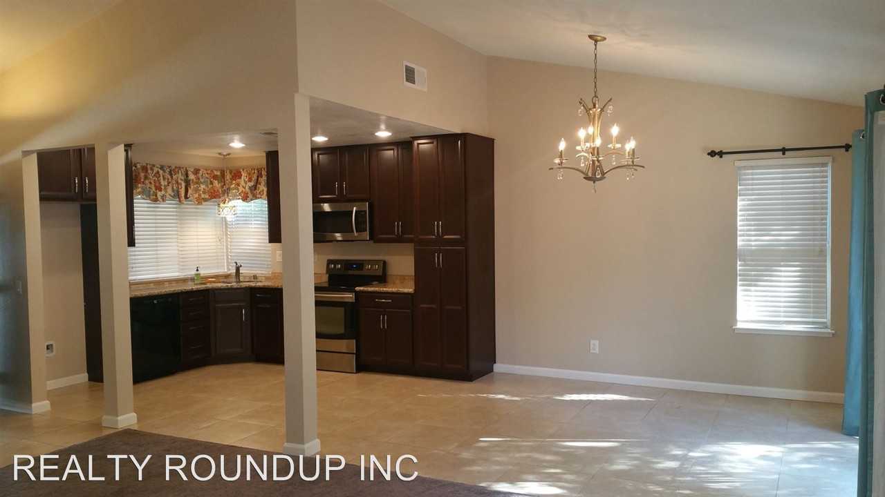 102 Loughridge Way - Photo 3 of 12