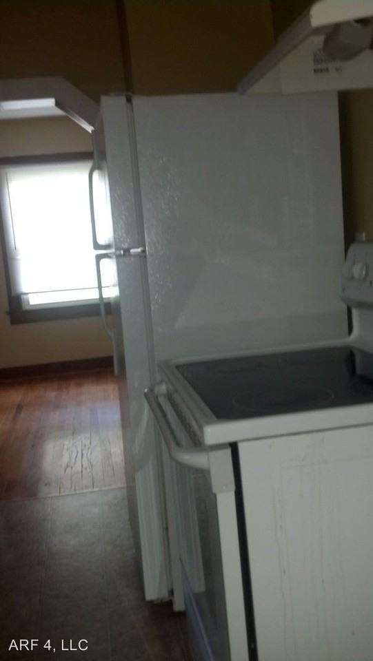 1029 E Parker Ave - Photo 3 of 9