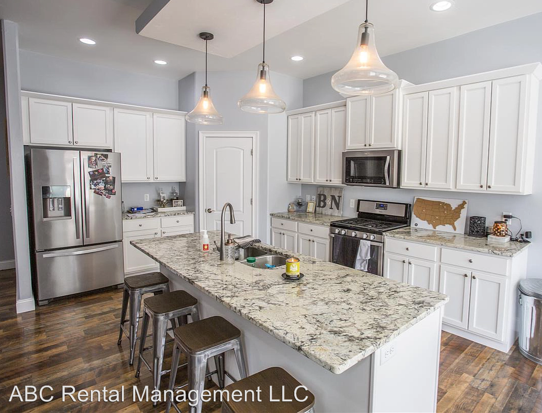 213 Fountain Hills Blvd - Photo 2 of 12