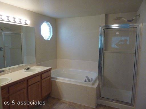 5620 Oak Ct - Photo 3 of 15