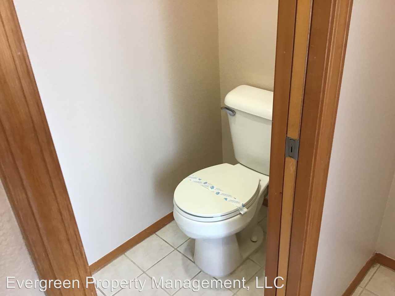 16951 SE Ankeny St - Photo 3 of 23