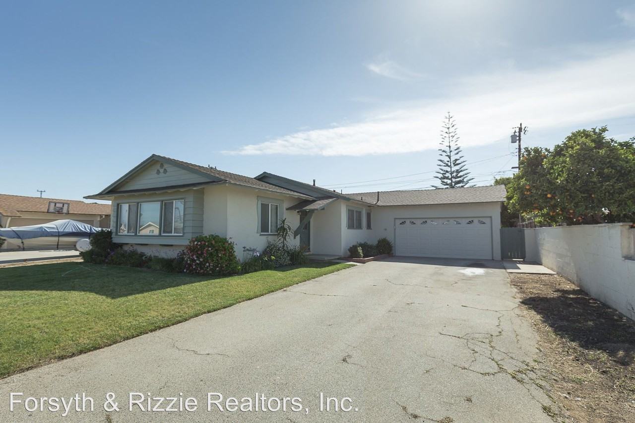 4411 S B St - Photo 2 of 11