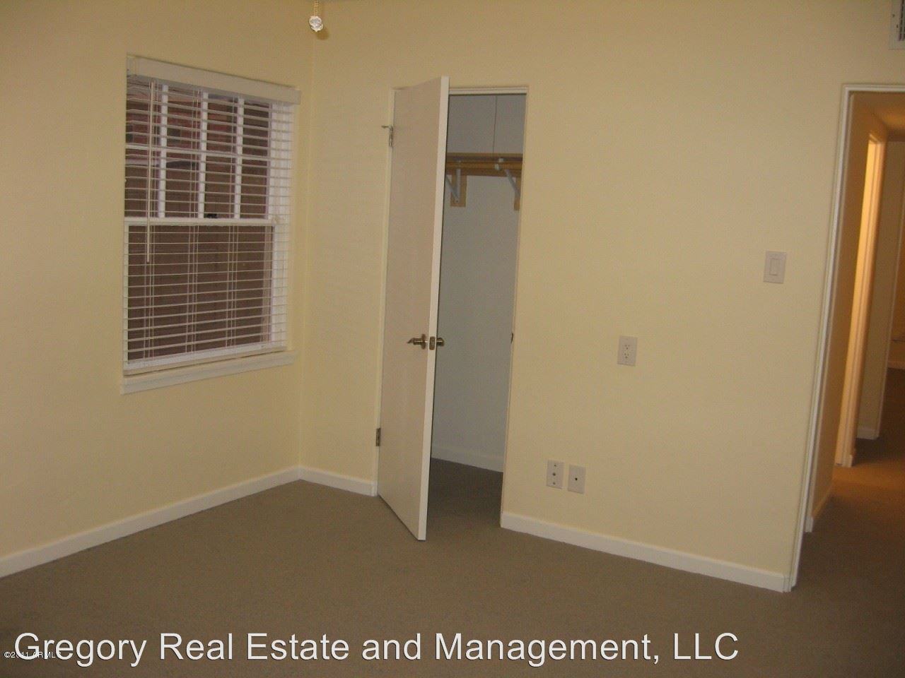 2607 N 8th St - Photo 3 of 17