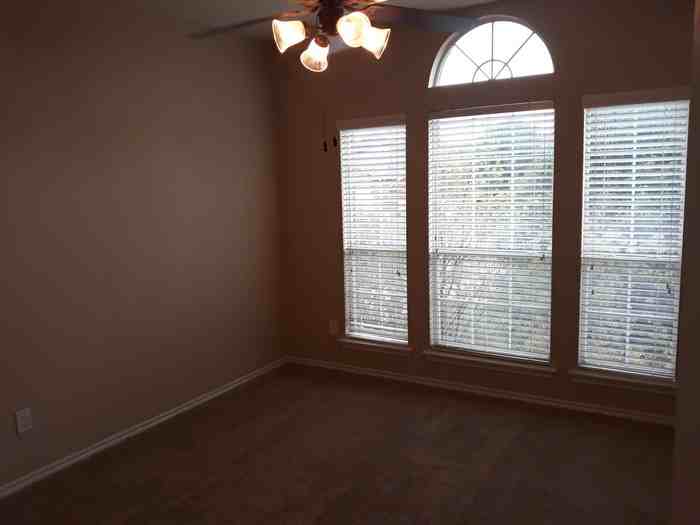 5820 Water Ridge Ct - Photo 2 of 6