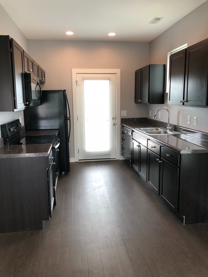 2338 Zermatt Ave - Photo 3 of 18