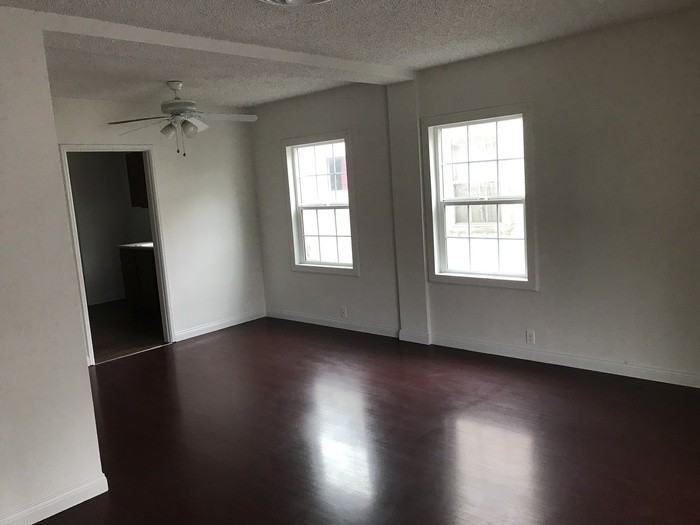 839 S Bunker Hill Dr - Photo 2 of 5