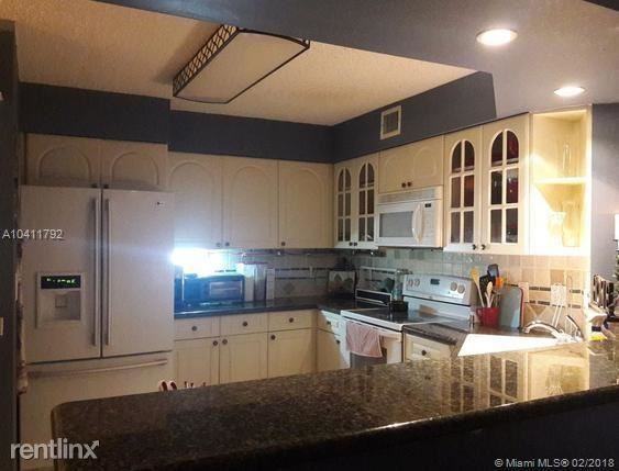 200 Scotia Dr - Photo 2 of 9