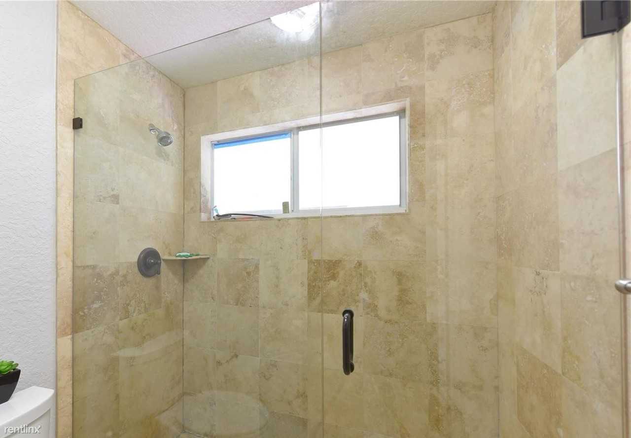 SW 142 Av - Photo 2 of 3