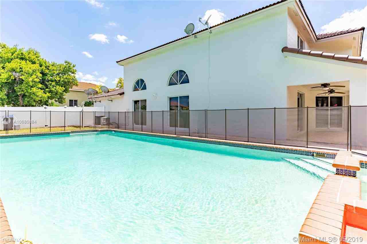 9035A SW 156th Ct - Photo 3 of 13