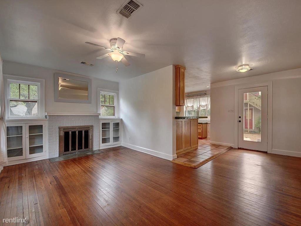 814 Columbus St - Photo 3 of 12
