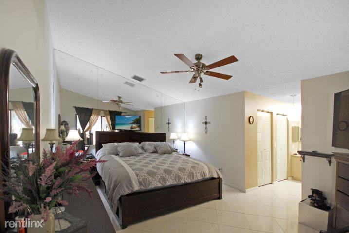 451 Greensward Ln - Photo 3 of 10