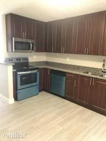 208 Coventry St - Photo 3 of 6