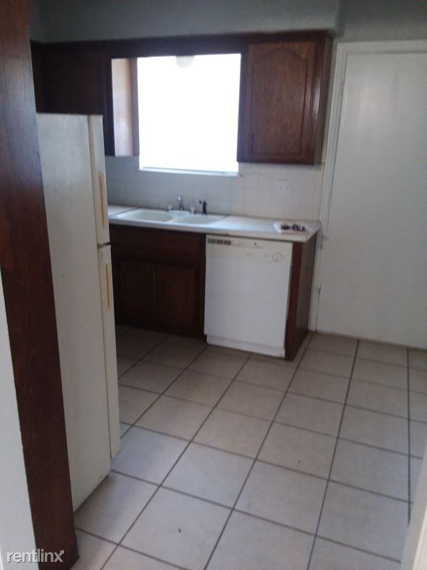 2115 California Avenue - Photo 3 of 6