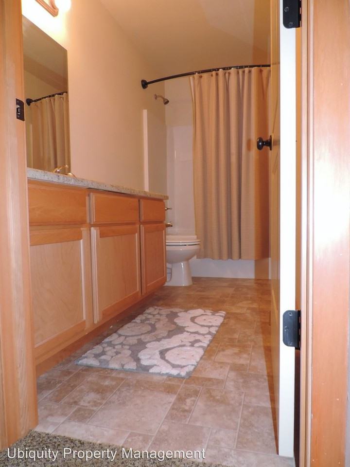822 Knife River Drive - Photo 3 of 8