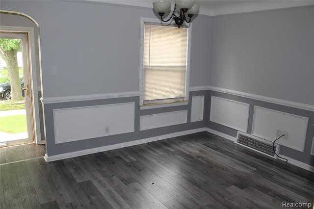 4630 Curtis St - Photo 3 of 8