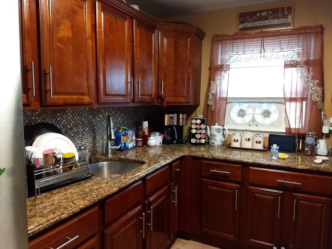 16 Tyler Ave - Photo 2 of 5