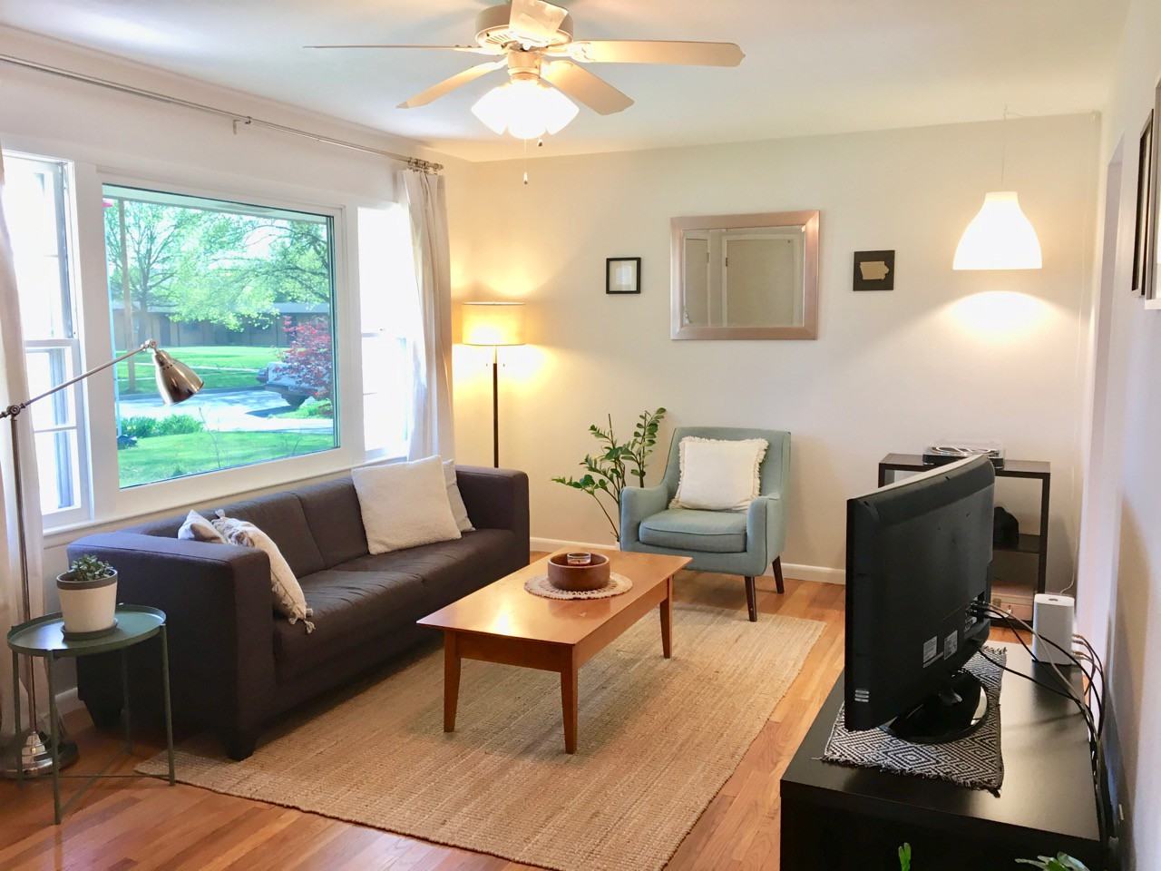 421 E 6th St - Photo 2 of 17