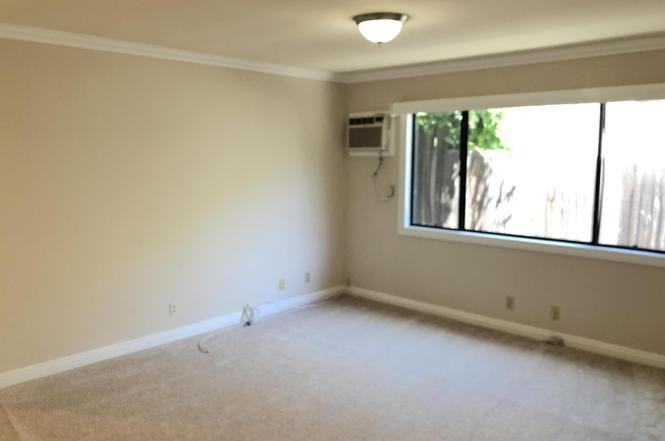 2269 E Glenoaks Blvd - Photo 3 of 8