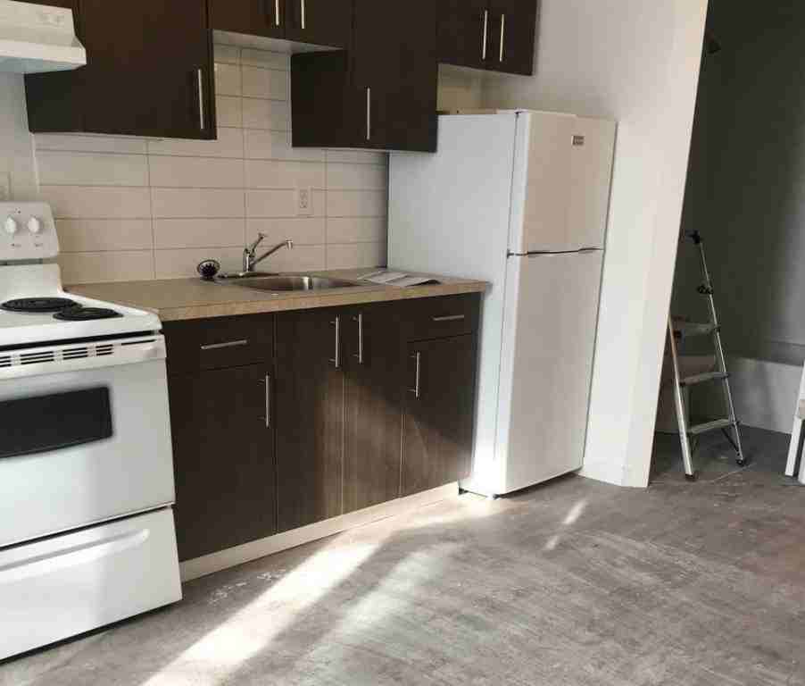 135 Mayfair Avenue - Photo 3 of 5