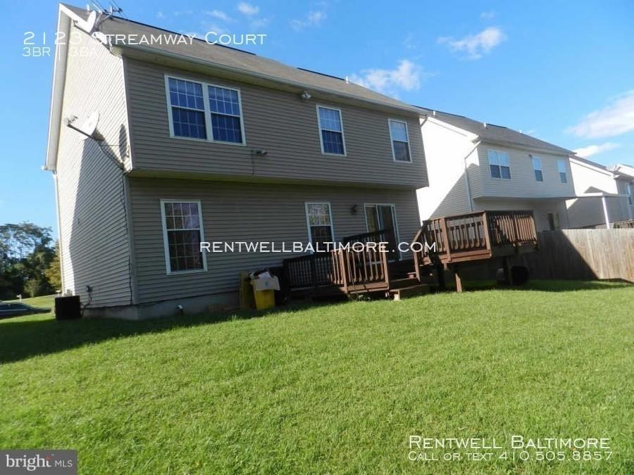 2123 Streamway Ct - Photo 2 of 24