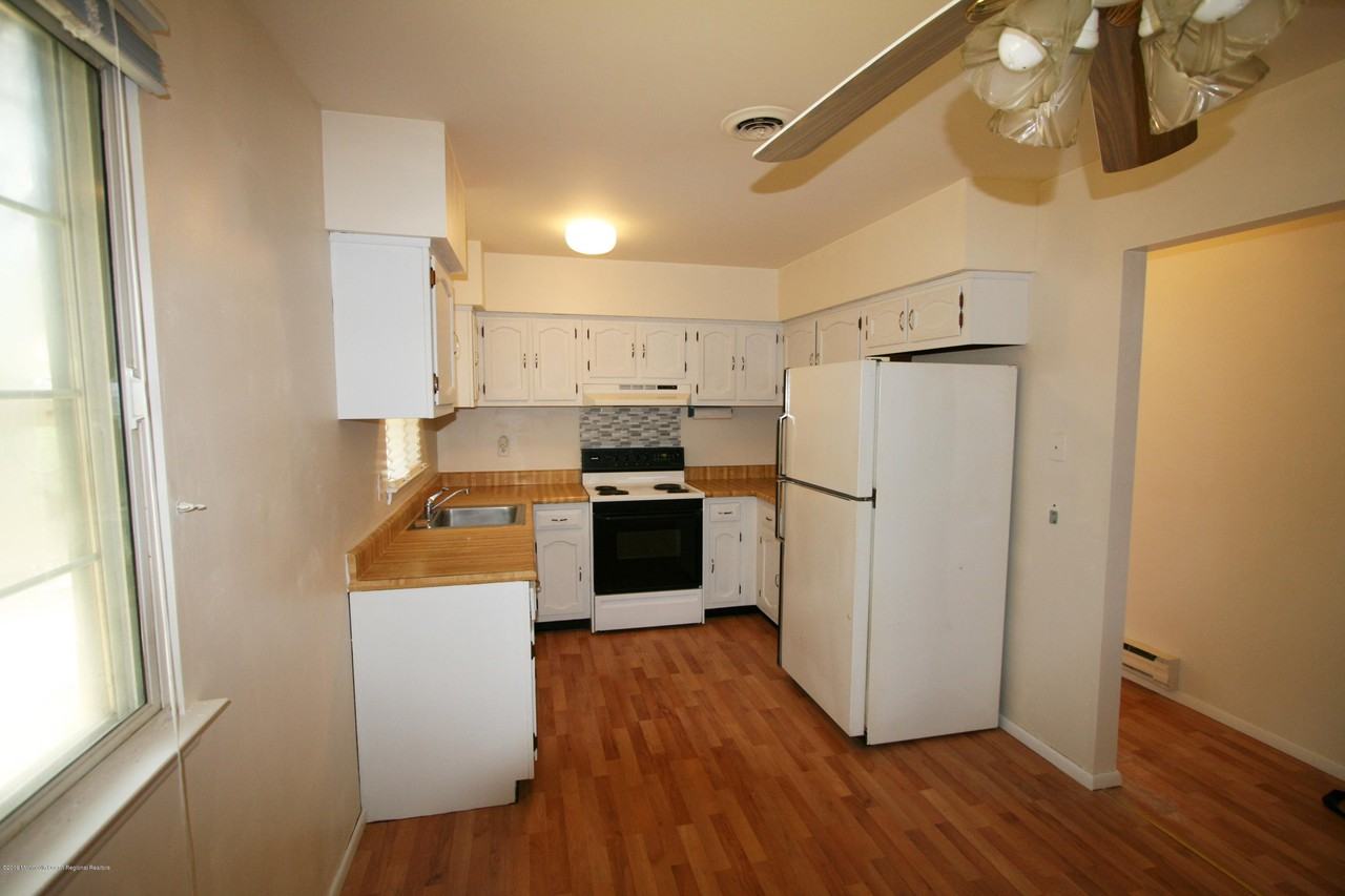 33B Canton Dr - Photo 2 of 15