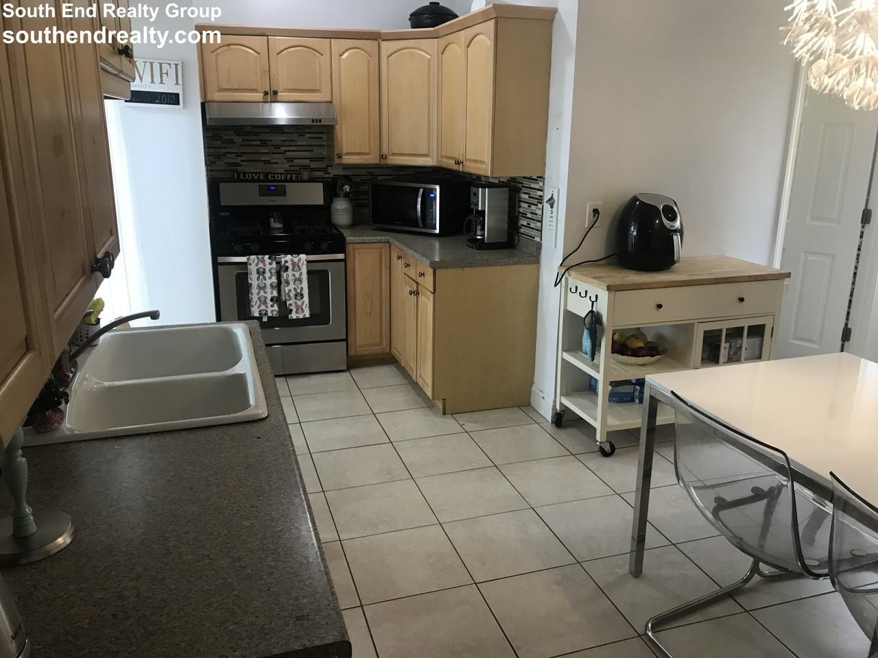 6 Thayer Pl - Photo 3 of 18