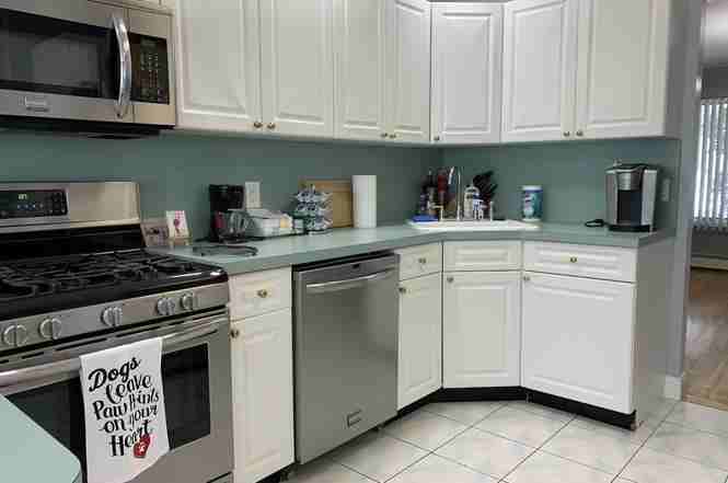 209 Brighton St - Photo 2 of 9