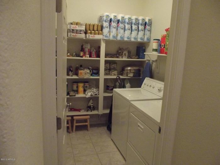 1561 S Halsted Dr - Photo 3 of 14