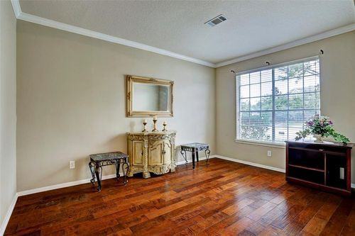 1318 Rene Court - Photo 3 of 8