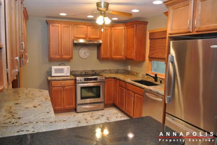 817 Cedarcroft Dr - Photo 2 of 30