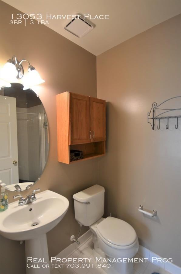 13053 Harvest Pl - Photo 3 of 32