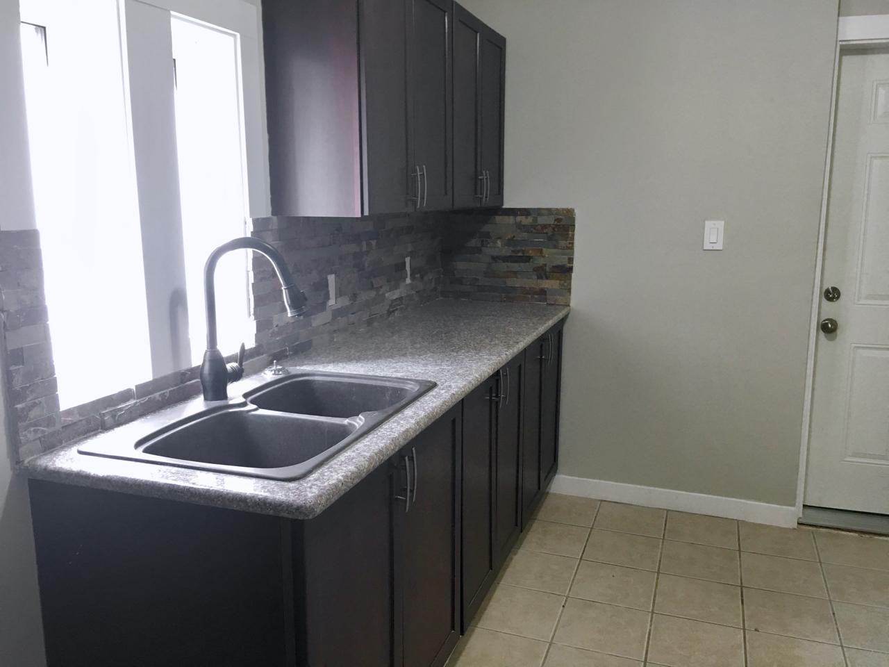 1368 Athol St - Photo 2 of 16