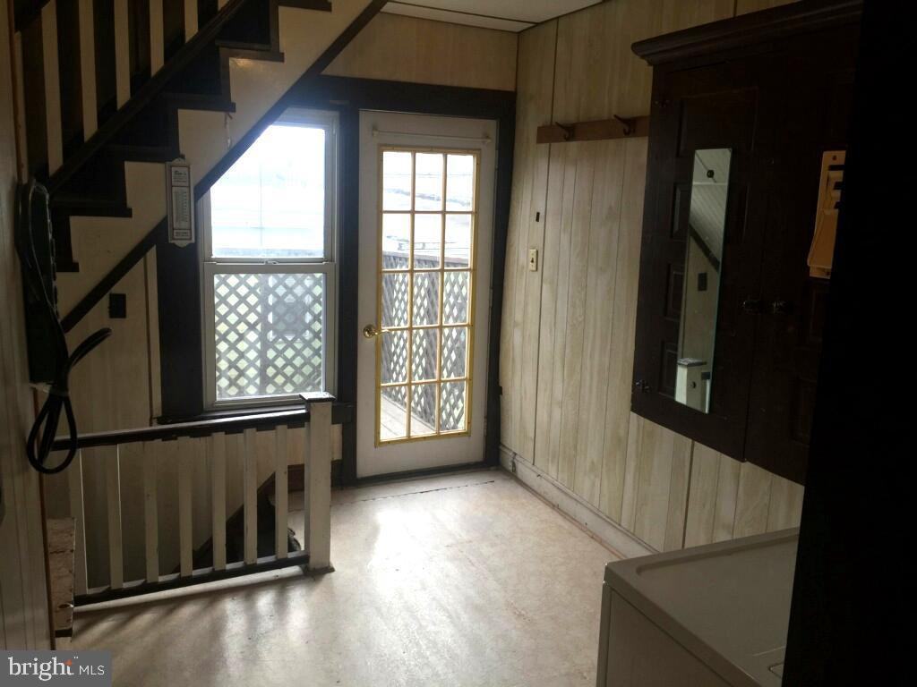 107 N Main St - Photo 3 of 9