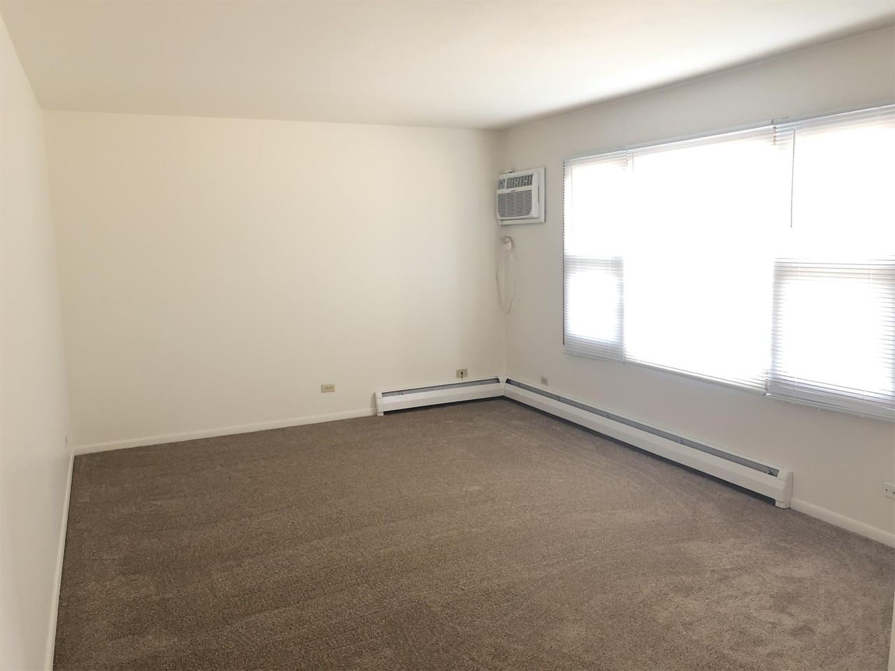 1622 Mark Ave - Photo 3 of 12