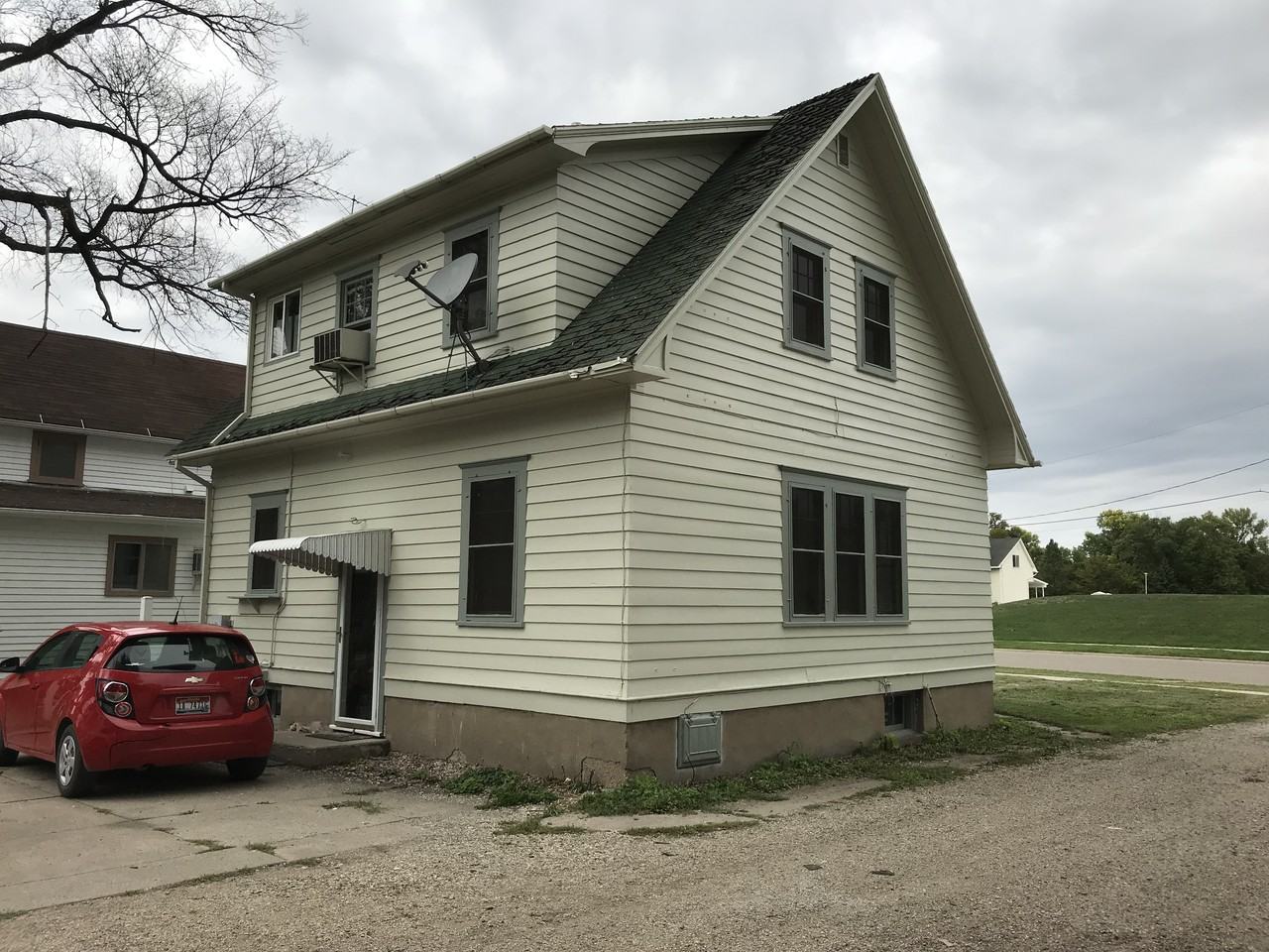 323 College St Sw - Photo 2 of 22