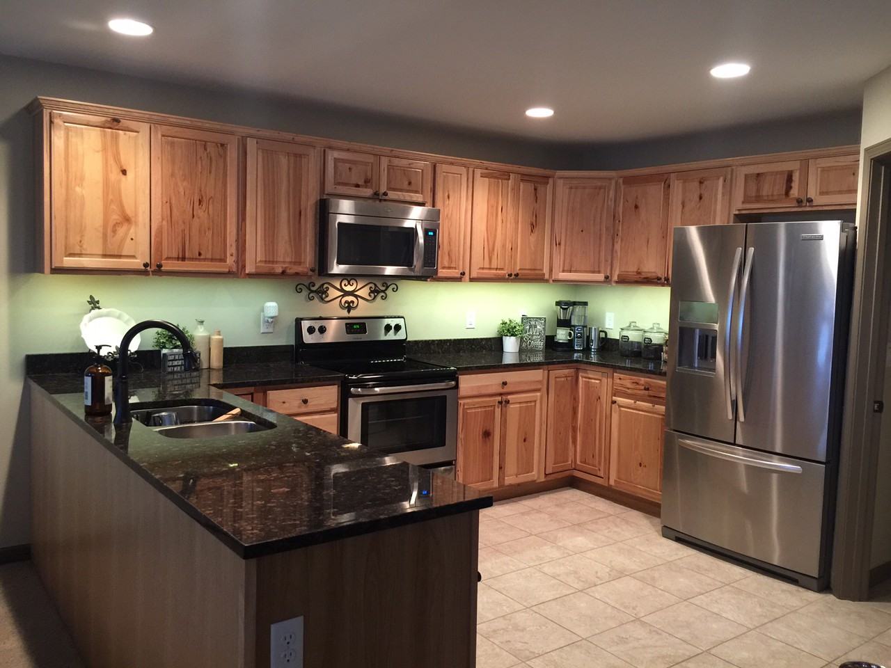 5808 Anna Ave - Photo 2 of 9